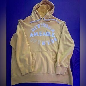 Men’s Oversized Yellow American Eagle hoodie (from the early 2000’s).